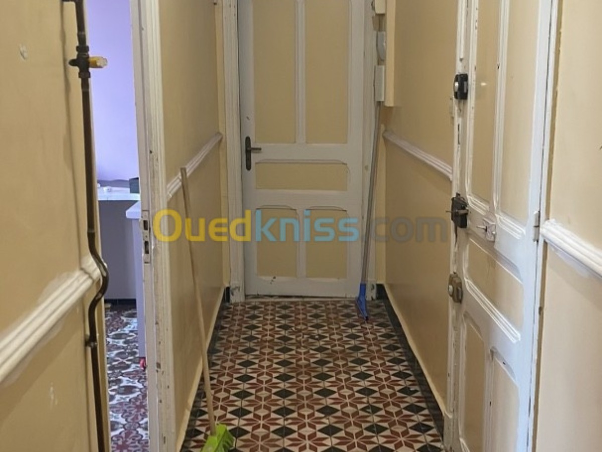  Vente  Appartement Kouba à Alger